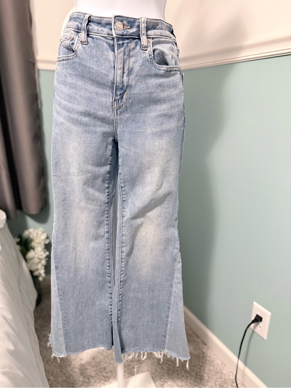 American Eagle Outfitters Light Blue High-Rise Wide Leg Jeans